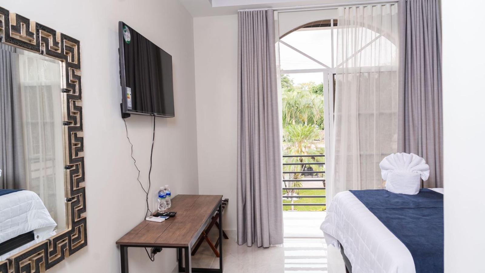 Hotel Boutique Nueva Valladolid 科马亚瓜 外观 照片